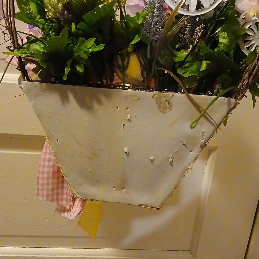 Spring basket wreath door hanger farmhouse tractor flowers 💐